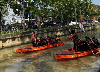 Lomba Dayung HUT Polwan Warnai Perayaan Kemerdekaan RI di Polrestro Bekasi Kota
