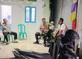 Bhabinkamtibmas Desa Buni Bakti Intensif Pantau Penitipan Kendaraan Warga Terdampak Banjir untuk Cegah 3C dan Tawuran