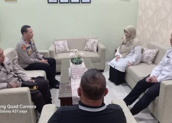 Kapolsek Bojongsari Laksanakan Program Police Go To School di SMAN 10 Depok, Imbau Siswa Tak Ikut Unjuk Rasa