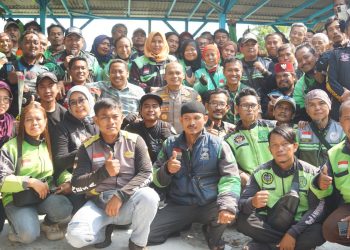 Kapolres Metro Bekasi dan Dandim 0509 Gelar Silaturahmi serta Bagikan Sembako kepada Komunitas Ojol
