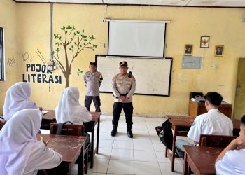 Polsek Kedungwaringin Gelar Police Goes to School di SMAN 1, Kapolsek Ajak Siswa Tolak Tawuran dan Aksi Anarkis