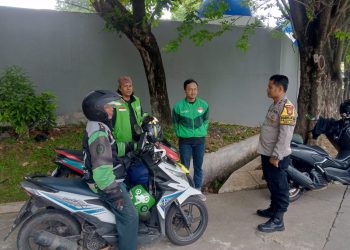 Bhabinkamtibmas Setu Sambangi Pangkalan Ojol, Ajak Jaga Kamtibmas Bersama