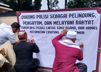 Forum Lintas Agama dan Ormas Cipayung Gelar Aksi Peduli, Donasi untuk Polsek
