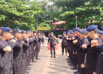 Brimob Polda Metro Jaya Amankan Aksi Unjuk Rasa di Silang Monas Barat Daya