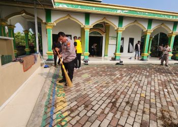 Sipropam Polres Metro Bekasi Gelar Kurve dan Bagikan Sembako Bersama Tokoh Masyarakat di Cikarang Timur