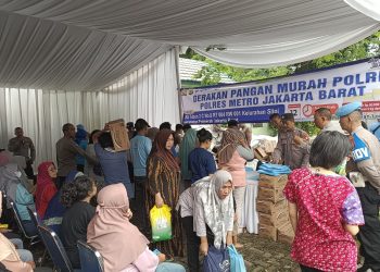 Gerakan Pangan Murah Polri dan Jumat Berkah Polres Metro Jakarta Barat, Ribuan Warga Jakbar Antusias Borong Beras dan Minyak