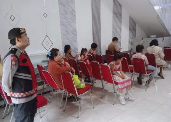 Polsek Babelan Laksanakan Pengamanan Ibadah Mingguan Umat Nasrani