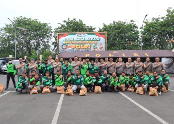 Perkuat Kemitraan, Polres Metro Bekasi Kota Kukuhkan Pengurus Ojol Roda Jaga Bekasi
