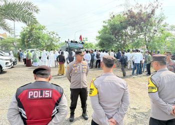 Polsek Tarumajaya Laksanakan Pengamanan Pemberangkatan Massa Aksi Damai ke PT. HDP Kota Bekasi