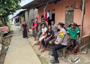 Bhabinkamtibmas Desa Waringinjaya Ajak Warga Perkuat Siskamling untuk Cegah Gangguan Kamtibmas