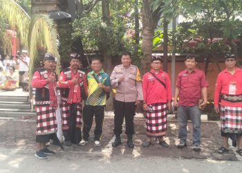 Polsek Bekasi Barat Amankan Upacara Pujawali Ke-61 di Pura Agung Tirta Bhuana Jakasampurna