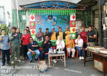 Tiga Pilar Kelurahan Kartini Kawal Kerja Bakti “Grebek Lumpur” Bersama Warga