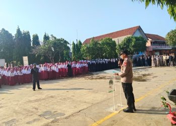 Cegah Kenakalan Remaja, Kapolsek Setu Ajak Siswa SMP Plus Al Amin Bijak Gunakan Medsos