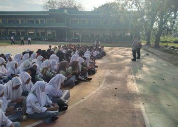 Polsek Muaragembong Gelar Police Goes To School Di Smk Assadatul Abadyah, Siswa Dibekali Penyuluhan Bahaya Narkoba Dan Tawuran