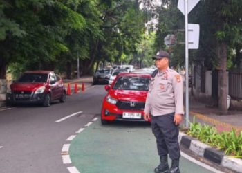 Pengawasan Kanit Sabhara Dalam Giat Pengaturan Lalu Lintas Pagi Hari di Sawah Besar