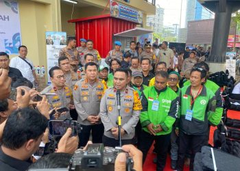 Jumat Peduli Polda Metro Jaya Luncurkan Rakyat Mart Dukung Gerakan Pangan Murah