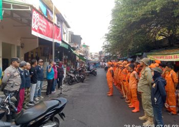 Grebek Lumpur di Karang Anyar, Polisi dan Warga Bergerak Bersama Jaga Lingkungan