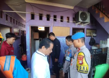 Gerak Cepat Polisi Tangani Kebakaran Kos di Johar Baru