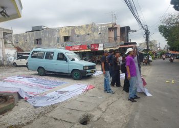 Polisi Kawal Keberangkatan Massa Unras Johar Baru ke Mabes Polri dan KPK