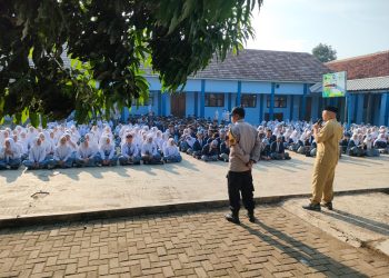 Police Goes to School dan Binluh Kenakalan Remaja di SMK Negeri 1 Cibarusah