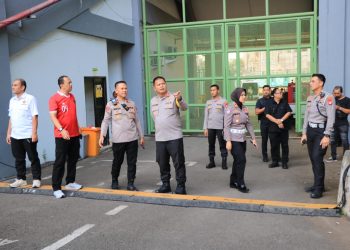 Pastikan Keamanan Maksimal, Kapolres Bekasi Kota Pantau Langsung Pengamanan Laga Bekasi City vs Sumsel United