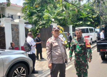 Bhabinkamtibmas Menteng Monitor Takziah di Rumah Duka Almh. Ny. Karlinah Umar Wirahadikusuma