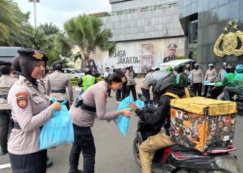 Polda Metro Jaya Gelar Jum’at Peduli, Ajak Komunitas Ojek Online Jaga Jakarta