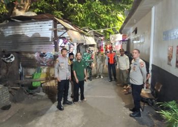 Tiga Pilar Bergerak! Polsek, Koramil, dan Satpol PP Amankan Senen di Tengah Malam