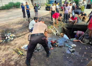 Polsek Cakung Dan Ksi Gelar Kerja Bakti Bulky Waste Untuk Cegah Banjir Dan Ciptakan Lingkungan Bersih
