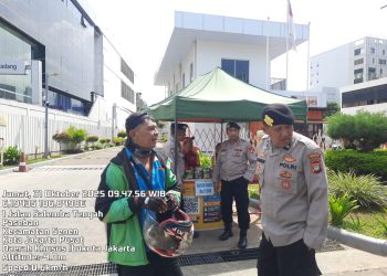 Patroli Samapta Senen Sambangi SPBU Shell Kramat Raya, Sampaikan Pesan Kamtibmas kepada Warga