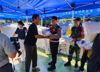 Bhakti Sosial Budha Tzu Chi di Pademangan Barat, TNI-Polri Kawal Pembagian 2.500 Paket Sembako
