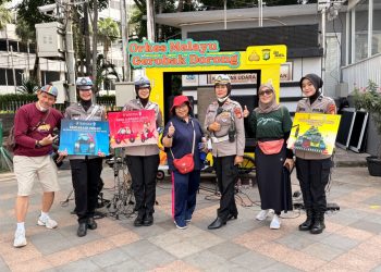 Pentas Seni Orkes Melayu Gerobak Dorong Meriahkan CFD di Bundaran HI, Polwan Sampaikan Imbauan Humanis