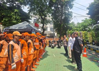 Bhabinkamtibmas Pegangsaan Ajak PPSU Bersinergi Jaga Kebersihan dan Keamanan Lingkungan