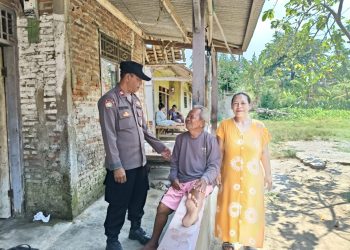 Polsek Pebayuran Gelar Sambang Harkamtibmas, Ajak Tokoh Masyarakat Bersinergi Jaga Keamanan Lingkungan