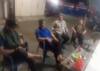 Bhabinkamtibmas Kebon Kelapa Sambangi Pos Kamling RW 04, Ajak Warga Perkuat Kepedulian Lingkungan