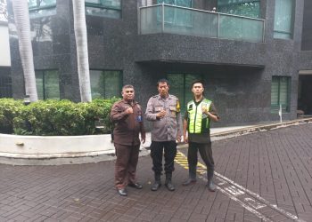 Bhabinkamtibmas Kramat Pela Ajak Warga Binaanya Jaga Keamanan Lingkungan