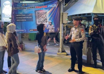 Sapa Warga di Bundaran HI, Polisi Patroli Malam Ciptakan Rasa Aman