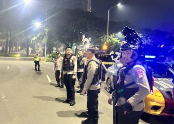 Jaga Bekasi ” Personil Gabungan Polres Metro Bekasi Kota Patroli Tiitk Rawan Kejahatan Jalanan dan Balap Liar