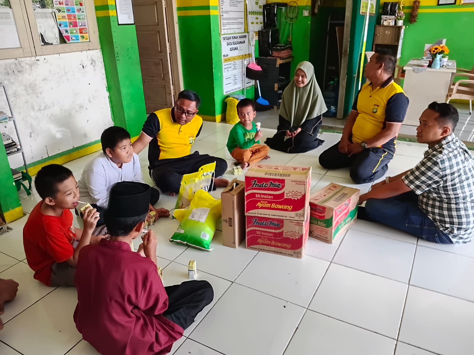Polsek Cikarang Selatan Gelar Safari Kamtibmas, Salurkan Bantuan ke Yayasan Yatim Piatu