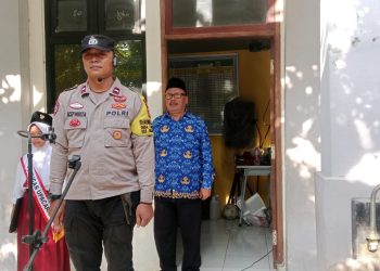 Police Goes to School, Bhabinkamtibmas Tanjungbaru Beri Penyuluhan di SDN 04 Tanjungbaru Cikarang Timur