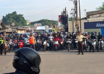 Polsek Serang Baru Laksanakan Gatur Lalin Pagi untuk Lancarkan Mobilitas Warga di Jam Sibuk