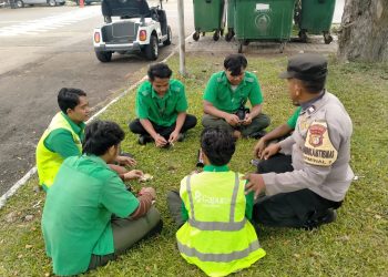 Satbinmas Polresta Bandara Soekarno-Hatta (Soetta) mengimbau para karyawan di wilayahnya bekerja sesuai standar operasional prosedur (SOP) yang berlalu.