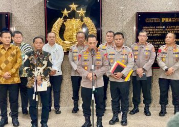 Kapolri dan Menteri Kehutanan Bentuk Satgas Gabungan Telusuri Temuan Kayu yang diduga akibatkan Bencana di Aceh dan Sumatera