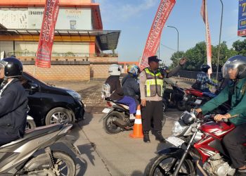 Polsek Serang Baru Gelar Gatur Pagi, Arus Lalin di Kawasan Industri Berjalan Lancar