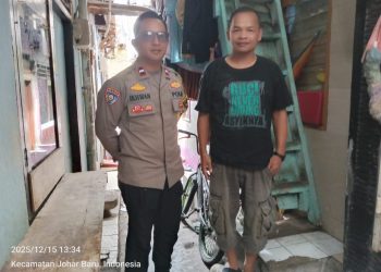 Kunjungan dan Sambang, Bhabinkamtibmas Lakukan Empathy Building kepada Korban KDRT di Kampung Rawa