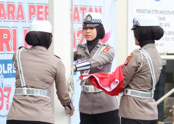 Polres Metro Depok Gelar Upacara Peringatan Hari Ibu ke-97, Seluruh Perangkat Upacara Dipercayakan kepada Polwan
