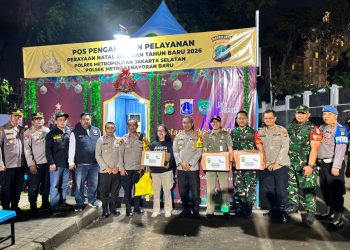 Kapolres Metro Jakarta Selatan Tinjau Kesiapan Pos Pam Pelayanan Natal dan Tahun Baru di Kebayoran Baru