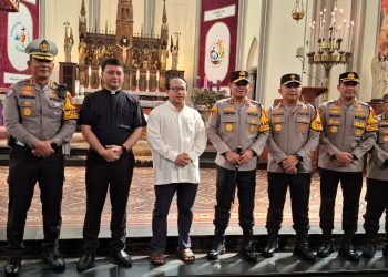 Kapolda Metro Jaya Tinjau Pos Pelayanan Natal dan Tahun Baru di Gereja Katedral Jakarta