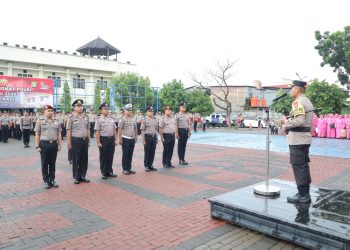 Polres Metro Bekasi Gelar Upacara Kenaikan Pangkat, Penghargaan, dan Wisuda Purnabakti