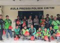 Polsek Cikarang Timur Gelar Jumat Peduli, Bagikan Paket Sembako untuk Pengemudi Ojol